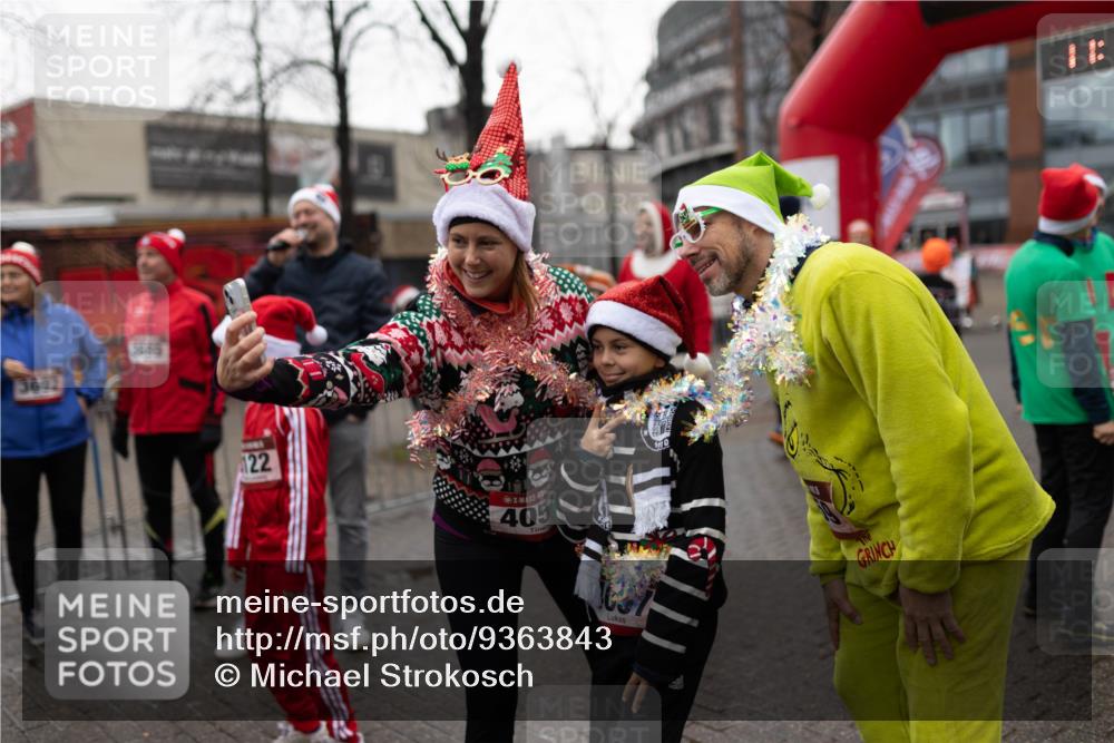 07.12.2025 - St. Pauli X-Mass-Run No. 15 Michael Strokosch http://msf.ph/oto/9363843 07.12.2025 12:16:47 Laufen 3692, 22, 405, 18 meine-sportfotos.de