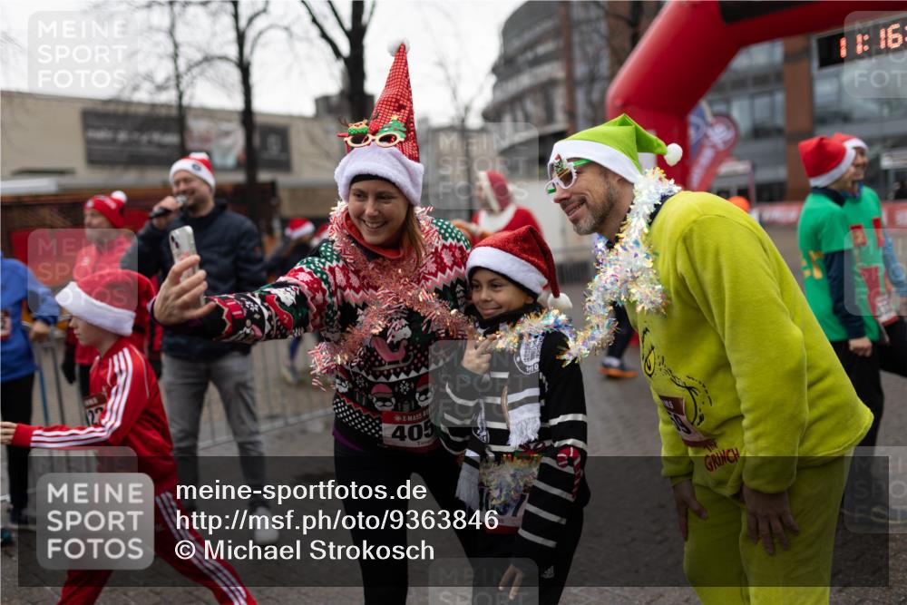 07.12.2025 - St. Pauli X-Mass-Run No. 15 Michael Strokosch http://msf.ph/oto/9363846 07.12.2025 12:16:48 Laufen 405, 1, 16 meine-sportfotos.de