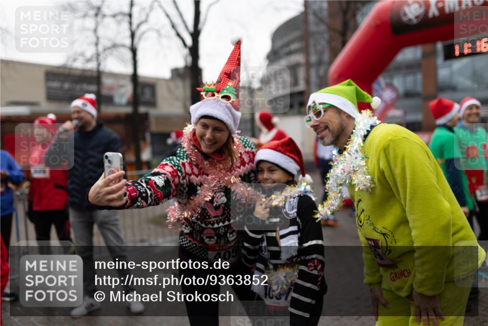 07.12.2025 - St. Pauli X-Mass-Run No. 15 Michael Strokosch http://msf.ph/oto/9363852 07.12.2025 12:16:48 Laufen  meine-sportfotos.de