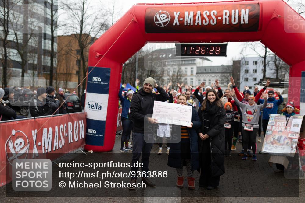 07.12.2025 - St. Pauli X-Mass-Run No. 15 Michael Strokosch http://msf.ph/oto/9363886 07.12.2025 12:26:26 Laufen 26, 28, 4013, 651, 267, 258, 21, 12, 2025, 400, 15 meine-sportfotos.de