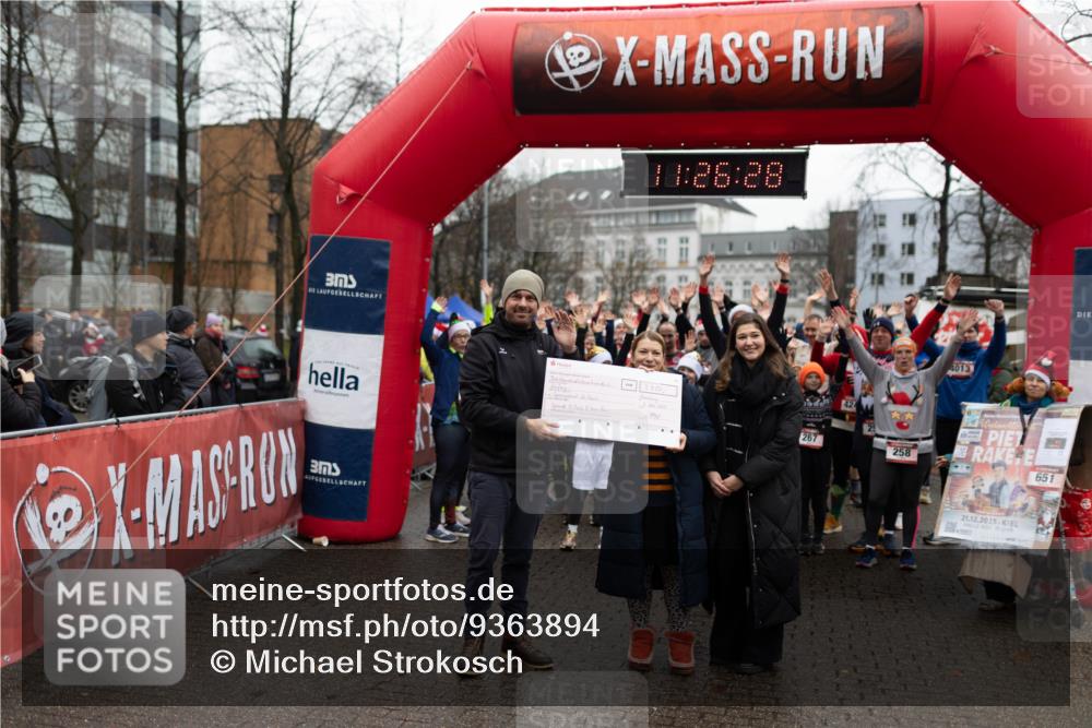 07.12.2025 - St. Pauli X-Mass-Run No. 15 Michael Strokosch http://msf.ph/oto/9363894 07.12.2025 12:26:26 Laufen 00, 26, 28, 267, 4013, 258, 651, 400 meine-sportfotos.de