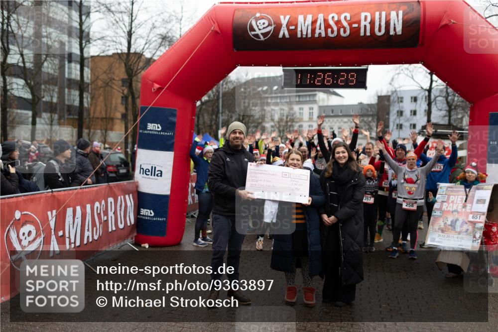 07.12.2025 - St. Pauli X-Mass-Run No. 15 Michael Strokosch http://msf.ph/oto/9363897 07.12.2025 12:26:26 Laufen 26, 29, 9, 136, 1003, 267, 013, 42, 258, 651, 21, 12, 2025, 400, 15 meine-sportfotos.de