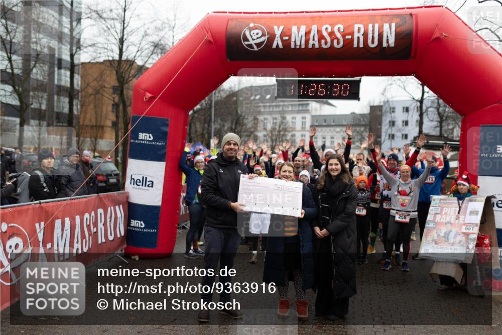 07.12.2025 - St. Pauli X-Mass-Run No. 15 Michael Strokosch http://msf.ph/oto/9363916 07.12.2025 12:26:28 Laufen 1, 10, 28, 30, 267, 42, 255, 258, 013, 651, 21, 12, 2025, 400, 15, 3 meine-sportfotos.de