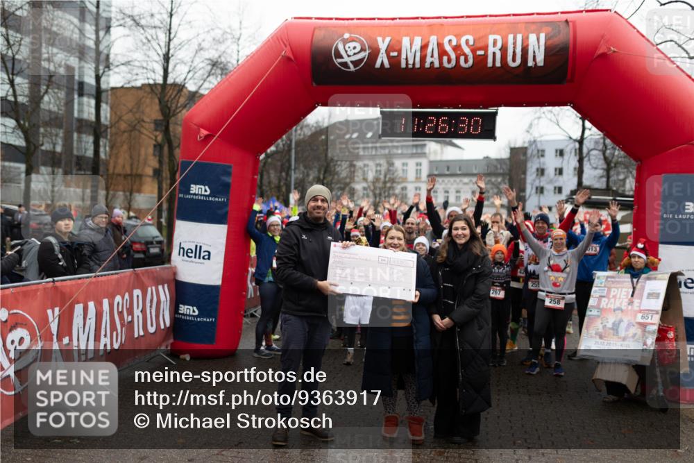 07.12.2025 - St. Pauli X-Mass-Run No. 15 Michael Strokosch http://msf.ph/oto/9363917 07.12.2025 12:26:28 Laufen 28, 30, 255, 267, 013, 258, 651, 21, 12, 2025, 4 meine-sportfotos.de