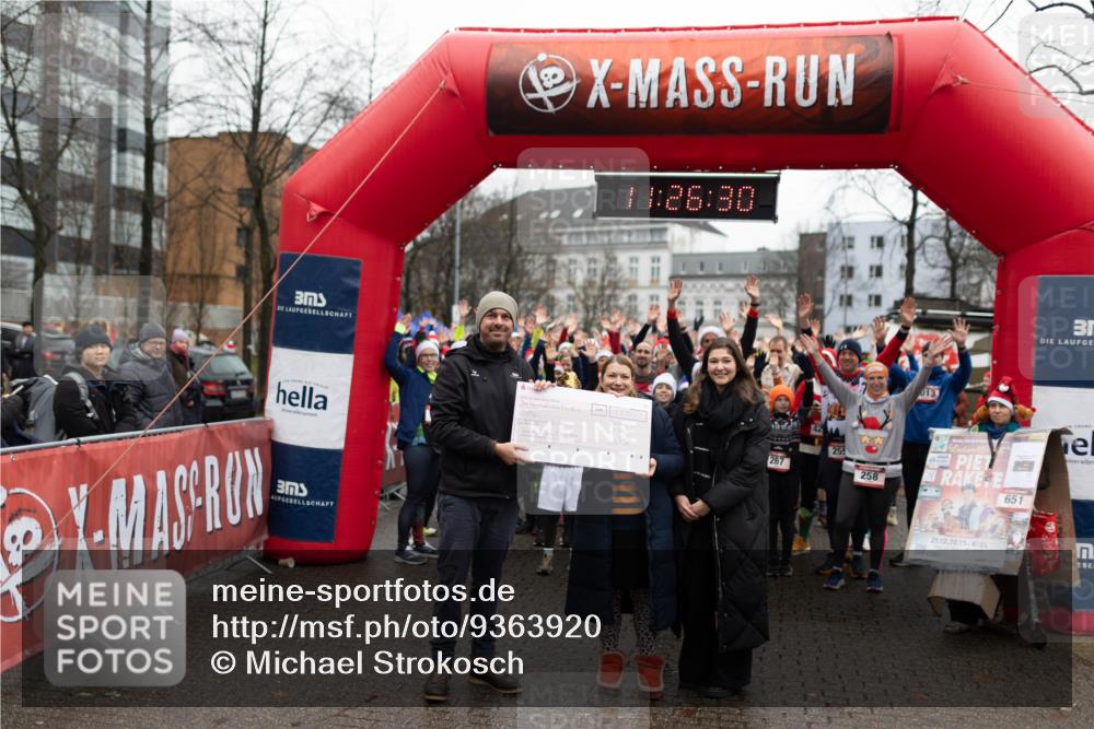 07.12.2025 - St. Pauli X-Mass-Run No. 15 Michael Strokosch http://msf.ph/oto/9363920 07.12.2025 12:26:28 Laufen 26, 30, 267, 013, 42, 255, 258, 651, 21, 12, 2025 meine-sportfotos.de