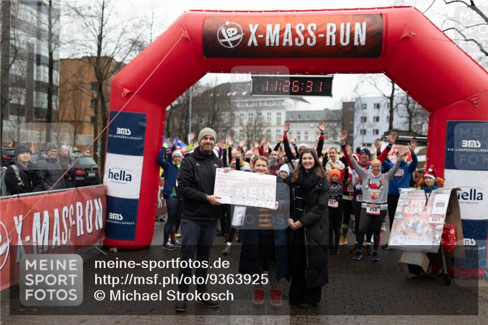 07.12.2025 - St. Pauli X-Mass-Run No. 15 Michael Strokosch http://msf.ph/oto/9363925 07.12.2025 12:26:29 Laufen 26, 37, 3, 950, 267, 42, 258, 013, 651, 21, 12, 2025, 400, 15 meine-sportfotos.de