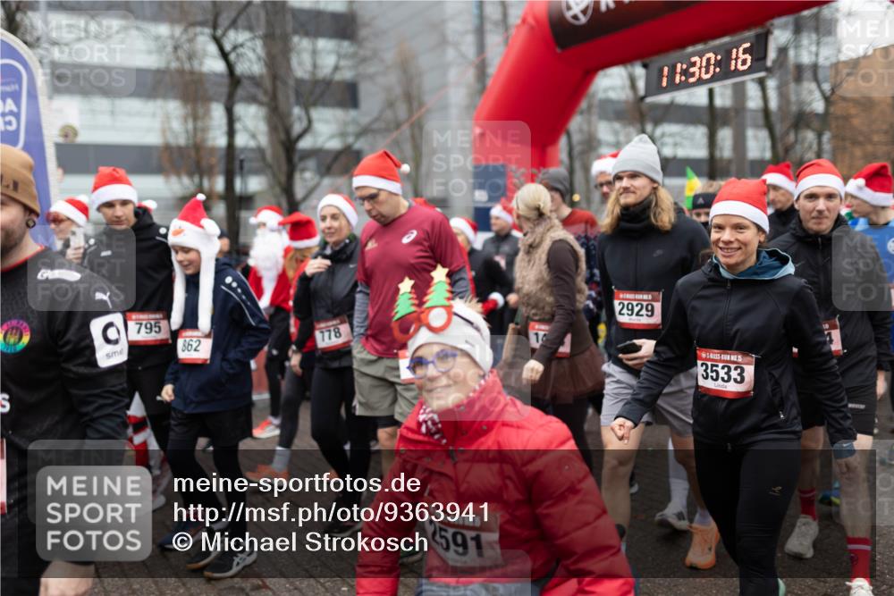 07.12.2025 - St. Pauli X-Mass-Run No. 15 Michael Strokosch http://msf.ph/oto/9363941 07.12.2025 12:30:14 Laufen 15, 795, 862, 778, 14, 2591, 2929, 11, 30, 16, 15, 3533 meine-sportfotos.de