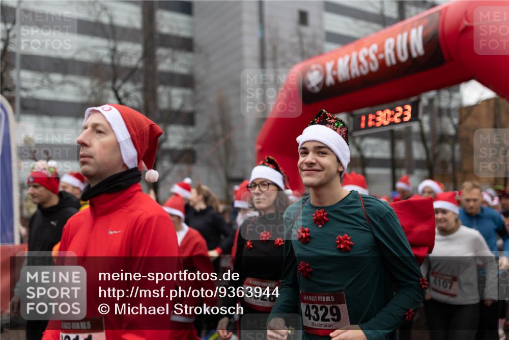 07.12.2025 - St. Pauli X-Mass-Run No. 15 Michael Strokosch http://msf.ph/oto/9363944 07.12.2025 12:30:21 Laufen 119, 15, 3157, 1830, 23, 4328, 15, 4329, 4107 meine-sportfotos.de