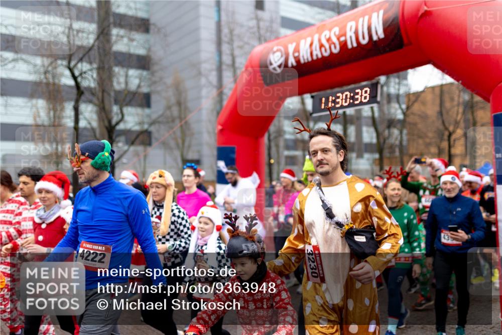 07.12.2025 - St. Pauli X-Mass-Run No. 15 Michael Strokosch http://msf.ph/oto/9363948 07.12.2025 12:30:36 Laufen 15, 4222, 11, 30, 38, 151, 15, 3230 meine-sportfotos.de