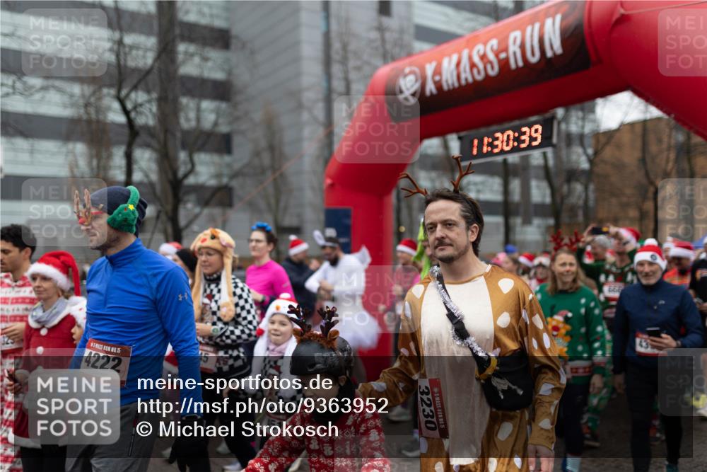 07.12.2025 - St. Pauli X-Mass-Run No. 15 Michael Strokosch http://msf.ph/oto/9363952 07.12.2025 12:30:36 Laufen 444, 15, 4222, 45, 11, 30, 39, 3230, 15, 668 meine-sportfotos.de