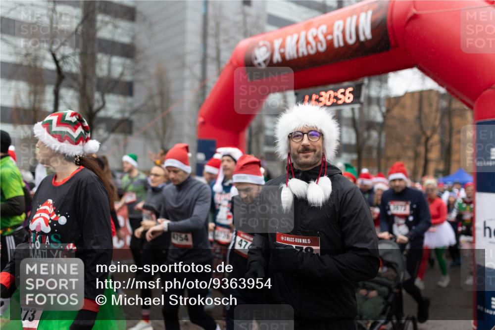 07.12.2025 - St. Pauli X-Mass-Run No. 15 Michael Strokosch http://msf.ph/oto/9363954 07.12.2025 12:30:54 Laufen 5, 73, 30, 56, 474, 754, 15, 3872 meine-sportfotos.de
