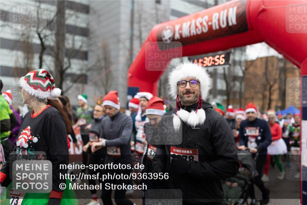 07.12.2025 - St. Pauli X-Mass-Run No. 15 Michael Strokosch http://msf.ph/oto/9363956 07.12.2025 12:30:54 Laufen 5, 73, 47, 1754, 30, 56, 15, 3672 meine-sportfotos.de