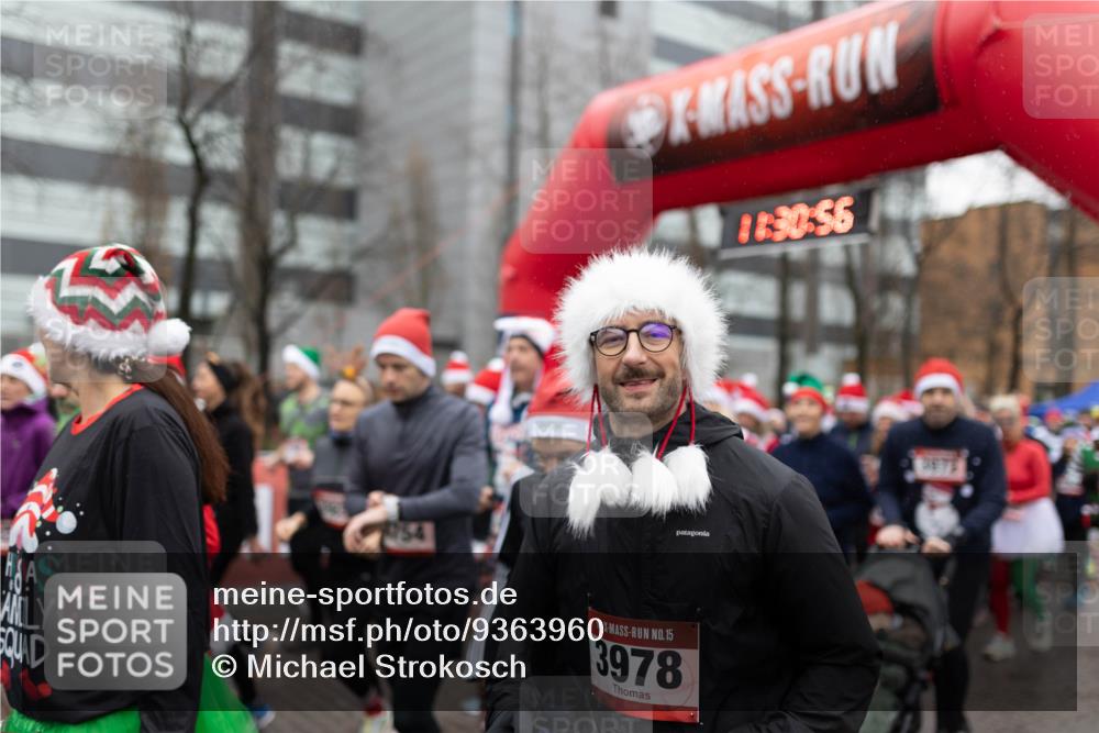 07.12.2025 - St. Pauli X-Mass-Run No. 15 Michael Strokosch http://msf.ph/oto/9363960 07.12.2025 12:30:54 Laufen 15, 3978, 11, 30, 56 meine-sportfotos.de