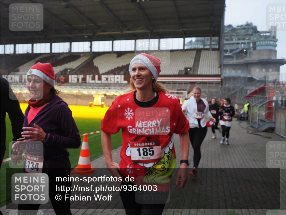 07.12.2025 - St. Pauli X-Mass-Run No. 15 Fabian Wolf http://msf.ph/oto/9364003 07.12.2025 10:03:45 Ziel 185, 213, 214, 358, 399, 940, 984, 1023, 1263, 1264, 1307, 1394, 1425, 1506, 1888, 2002, 2366, 2380, 3334, 3734, 4660, 4667, 4679, 4680 meine-sportfotos.de