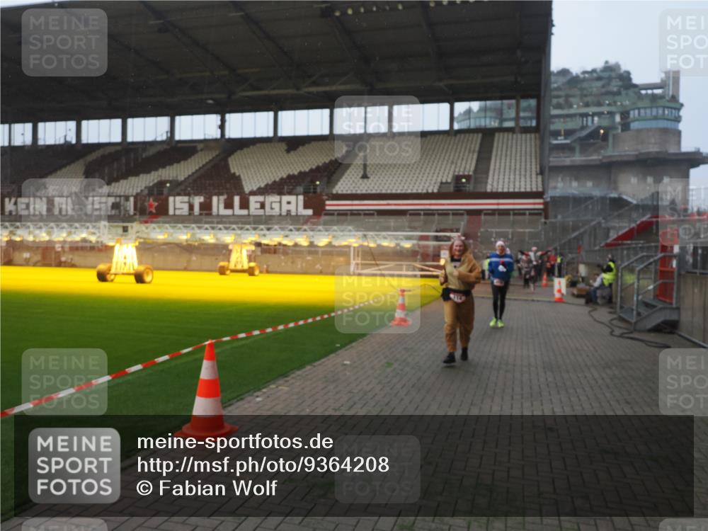 07.12.2025 - St. Pauli X-Mass-Run No. 15 Fabian Wolf http://msf.ph/oto/9364208 07.12.2025 10:05:14 Ziel 114, 202, 210, 292, 699, 1481, 1761, 2856, 2866, 3186, 3307, 3311 meine-sportfotos.de