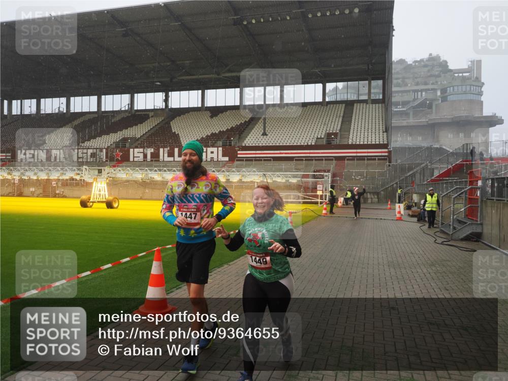07.12.2025 - St. Pauli X-Mass-Run No. 15 Fabian Wolf http://msf.ph/oto/9364655 07.12.2025 10:07:42 Ziel 1447, 1449, 1543, 1905, 3003 meine-sportfotos.de