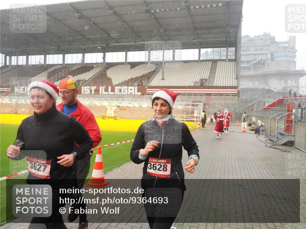 07.12.2025 - St. Pauli X-Mass-Run No. 15 Fabian Wolf http://msf.ph/oto/9364693 07.12.2025 10:08:07 Ziel 2691, 2692, 3627, 3628, 4231, 4623, 4624, 4626, 4734, 4737, 4740 meine-sportfotos.de