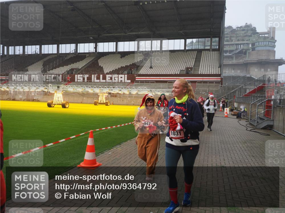 07.12.2025 - St. Pauli X-Mass-Run No. 15 Fabian Wolf http://msf.ph/oto/9364792 07.12.2025 10:08:52 Ziel 19, 390, 707, 786, 789, 947, 1002, 1031, 1176, 2521, 3212, 3300, 3332, 3335, 3484, 3671, 3891, 3904, 3907, 4232, 4234, 4451 meine-sportfotos.de