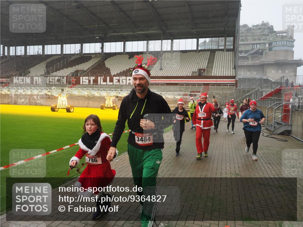 07.12.2025 - St. Pauli X-Mass-Run No. 15 Fabian Wolf http://msf.ph/oto/9364827 07.12.2025 10:09:00 Ziel 19, 390, 786, 789, 947, 1002, 1176, 1461, 1465, 1570, 1575, 1576, 2126, 2521, 3300, 3332, 3335, 3484, 3891, 3904, 3907, 4066, 4067, 4068 meine-sportfotos.de