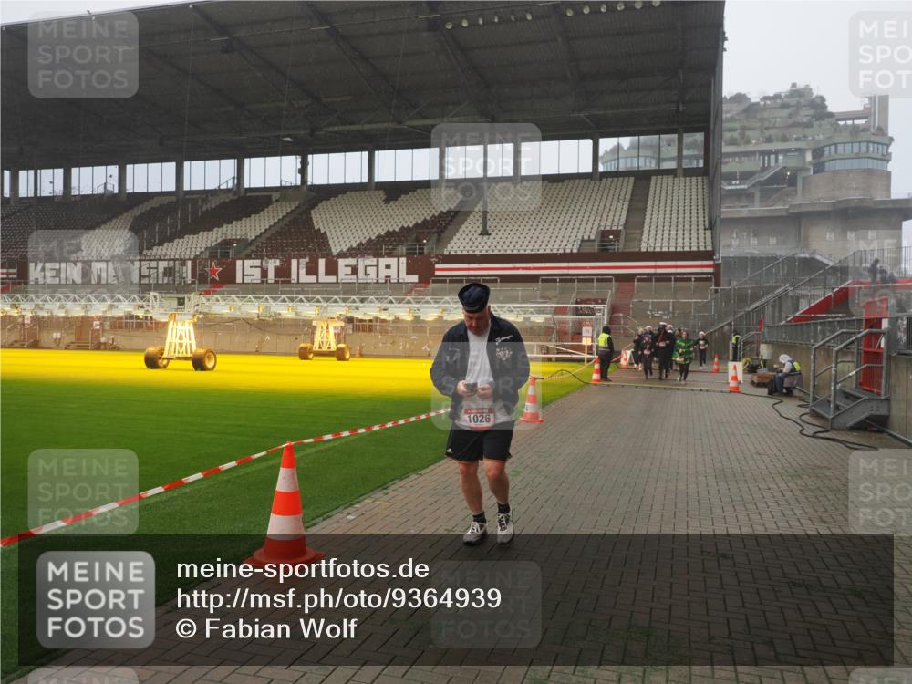07.12.2025 - St. Pauli X-Mass-Run No. 15 Fabian Wolf http://msf.ph/oto/9364939 07.12.2025 10:09:50 Ziel 989, 1026, 1172, 1191, 1256, 1257, 1678 meine-sportfotos.de
