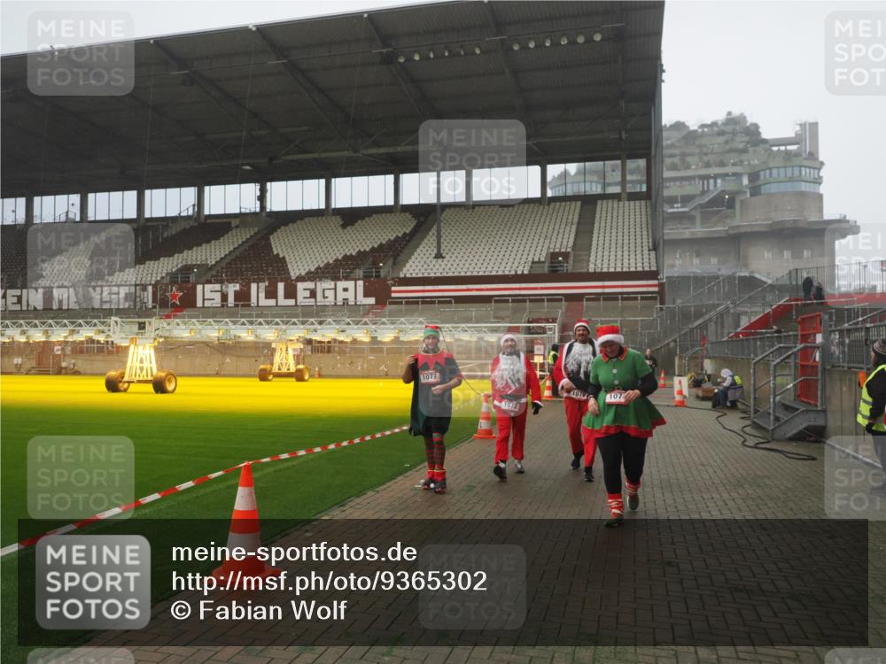 07.12.2025 - St. Pauli X-Mass-Run No. 15 Fabian Wolf http://msf.ph/oto/9365302 07.12.2025 10:12:28 Ziel 1070, 1072, 1074, 1077, 2758, 2760, 2770, 3585 meine-sportfotos.de