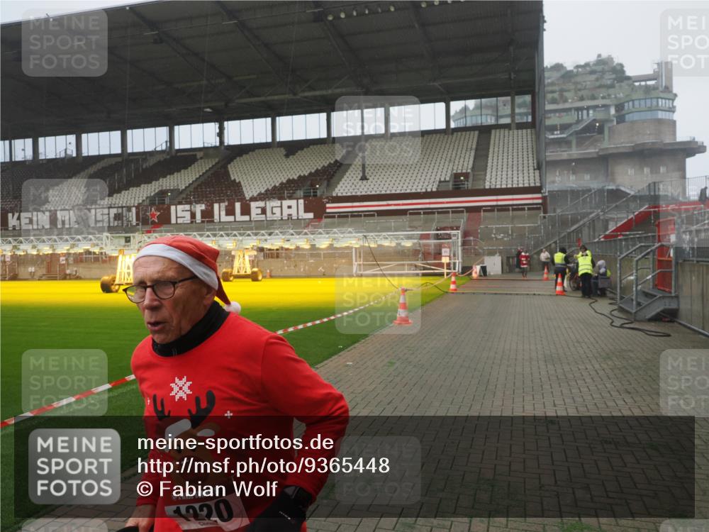07.12.2025 - St. Pauli X-Mass-Run No. 15 Fabian Wolf http://msf.ph/oto/9365448 07.12.2025 10:13:25 Ziel 1044, 1062, 1126, 1220, 4081, 4082, 4083, 4664 meine-sportfotos.de