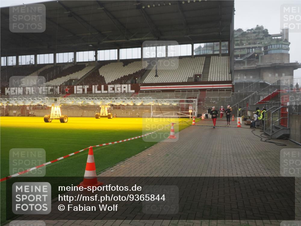 07.12.2025 - St. Pauli X-Mass-Run No. 15 Fabian Wolf http://msf.ph/oto/9365844 07.12.2025 10:16:57 Ziel 1620, 1762, 1989, 1997, 2694, 3633, 4356, 4359, 4769 meine-sportfotos.de