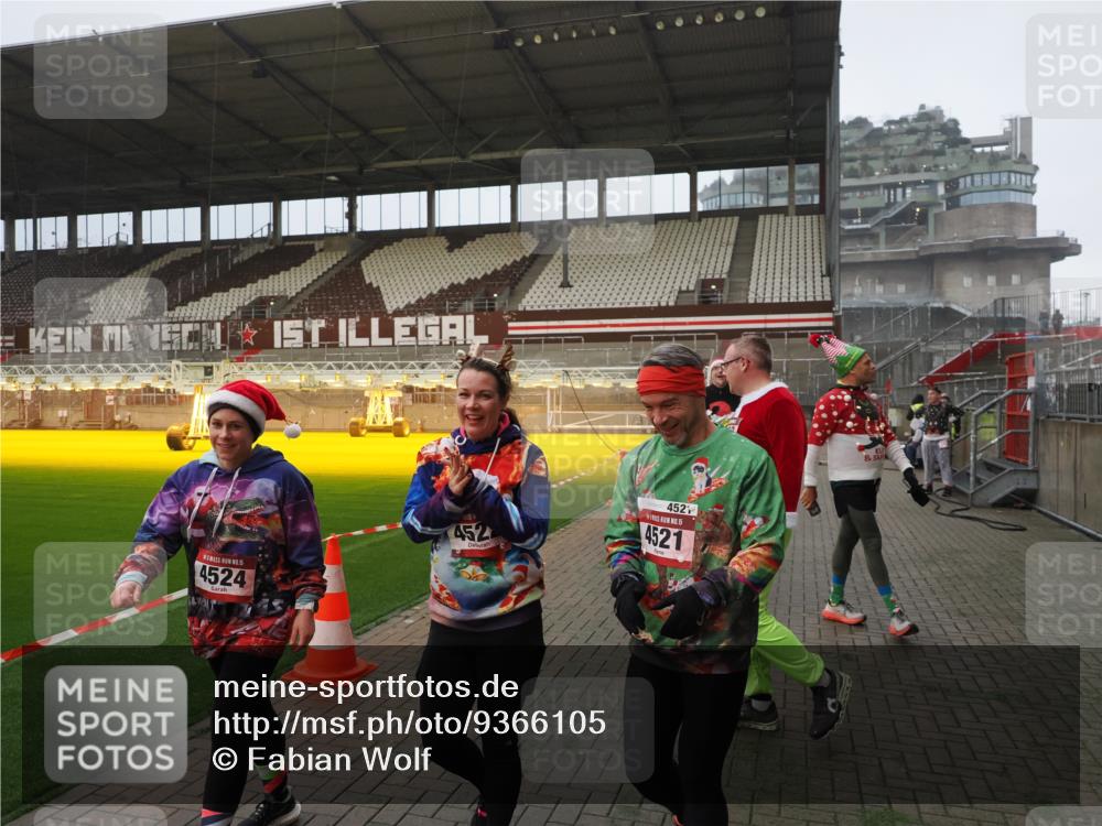 07.12.2025 - St. Pauli X-Mass-Run No. 15 Fabian Wolf http://msf.ph/oto/9366105 07.12.2025 10:18:49 Ziel 721, 1034, 1607, 1671, 2152, 2631, 2925, 3862, 4521, 4522, 4524, 4547 meine-sportfotos.de