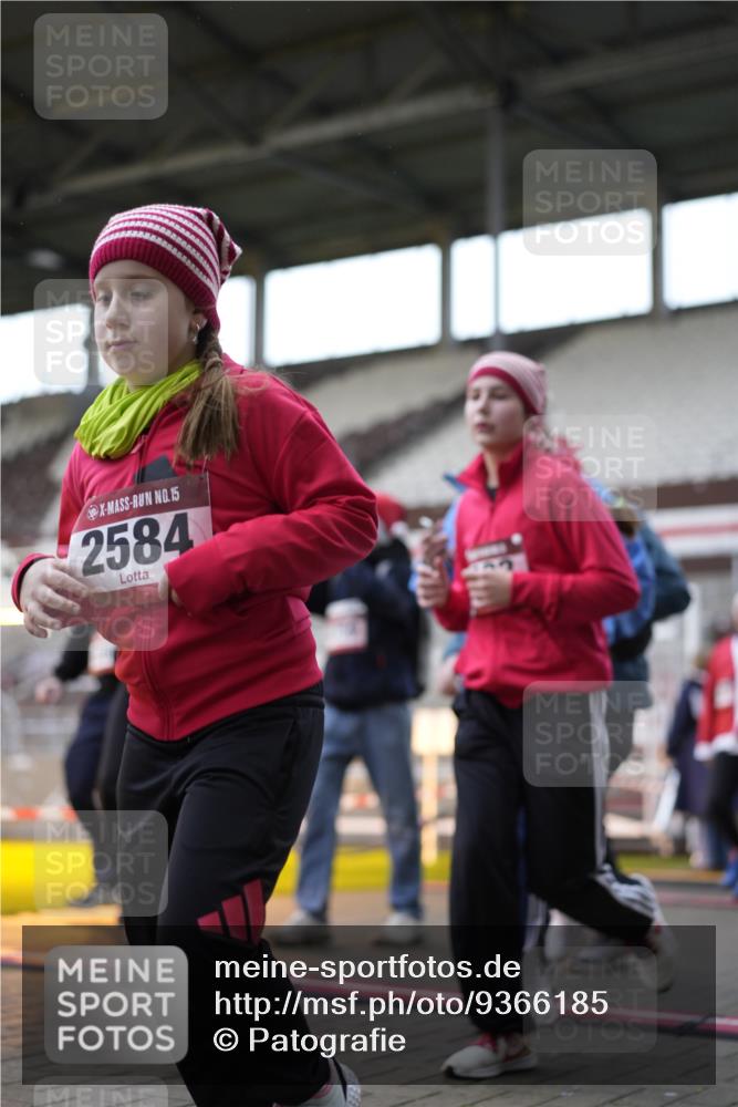 07.12.2025 - St. Pauli X-Mass-Run No. 15 Patografie http://msf.ph/oto/9366185 07.12.2025 10:50:22 Ziel 2250, 2460, 2582, 2583, 2584, 3287, 3291, 4075, 4110, 4111, 4756, 4757, 4759 meine-sportfotos.de