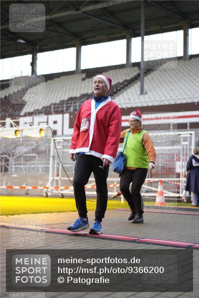 07.12.2025 - St. Pauli X-Mass-Run No. 15 Patografie http://msf.ph/oto/9366200 07.12.2025 10:50:27 Ziel 2250, 2460, 2582, 2583, 2584, 3287, 3291, 3368, 4075, 4110, 4111, 4756, 4757, 4759 meine-sportfotos.de