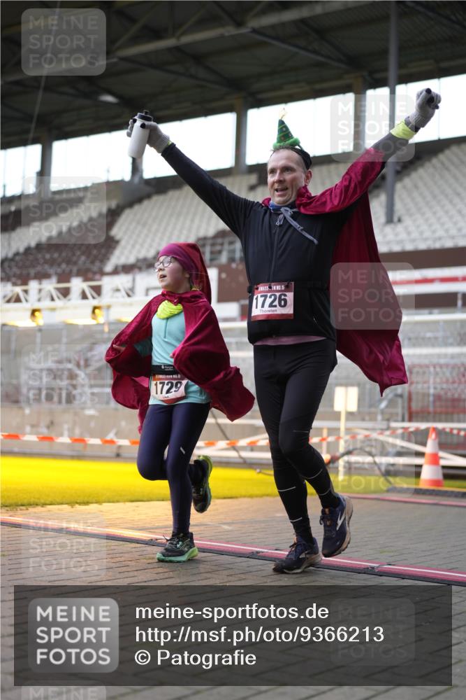 07.12.2025 - St. Pauli X-Mass-Run No. 15 Patografie http://msf.ph/oto/9366213 07.12.2025 10:50:34 Ziel 1726, 1729, 1730, 2250, 2460, 2582, 2583, 2584, 3287, 3291, 3368, 4075, 4756, 4757, 4759 meine-sportfotos.de