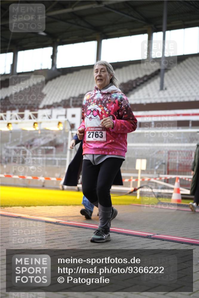 07.12.2025 - St. Pauli X-Mass-Run No. 15 Patografie http://msf.ph/oto/9366222 07.12.2025 10:50:41 Ziel 381, 564, 1726, 1729, 1730, 2763, 3368, 4535, 4537, 4760, 4881 meine-sportfotos.de
