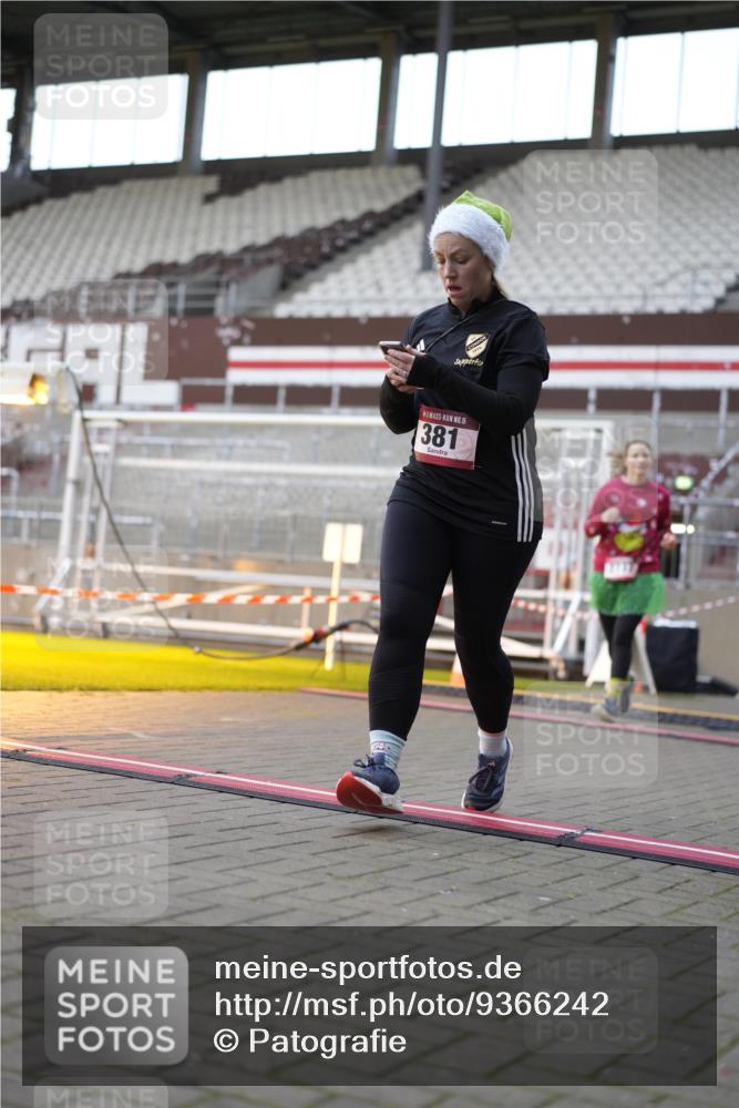07.12.2025 - St. Pauli X-Mass-Run No. 15 Patografie http://msf.ph/oto/9366242 07.12.2025 10:50:46 Ziel 249, 381, 564, 1726, 1729, 1730, 2737, 2738, 2763, 4535, 4537, 4760, 4881 meine-sportfotos.de