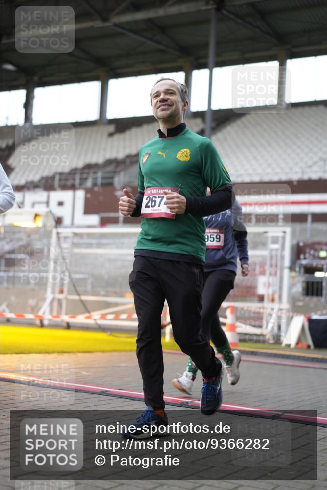 07.12.2025 - St. Pauli X-Mass-Run No. 15 Patografie http://msf.ph/oto/9366282 07.12.2025 10:51:26 Ziel 1047, 2103, 2105, 2327, 2332, 2642, 2643, 2674, 2959 meine-sportfotos.de