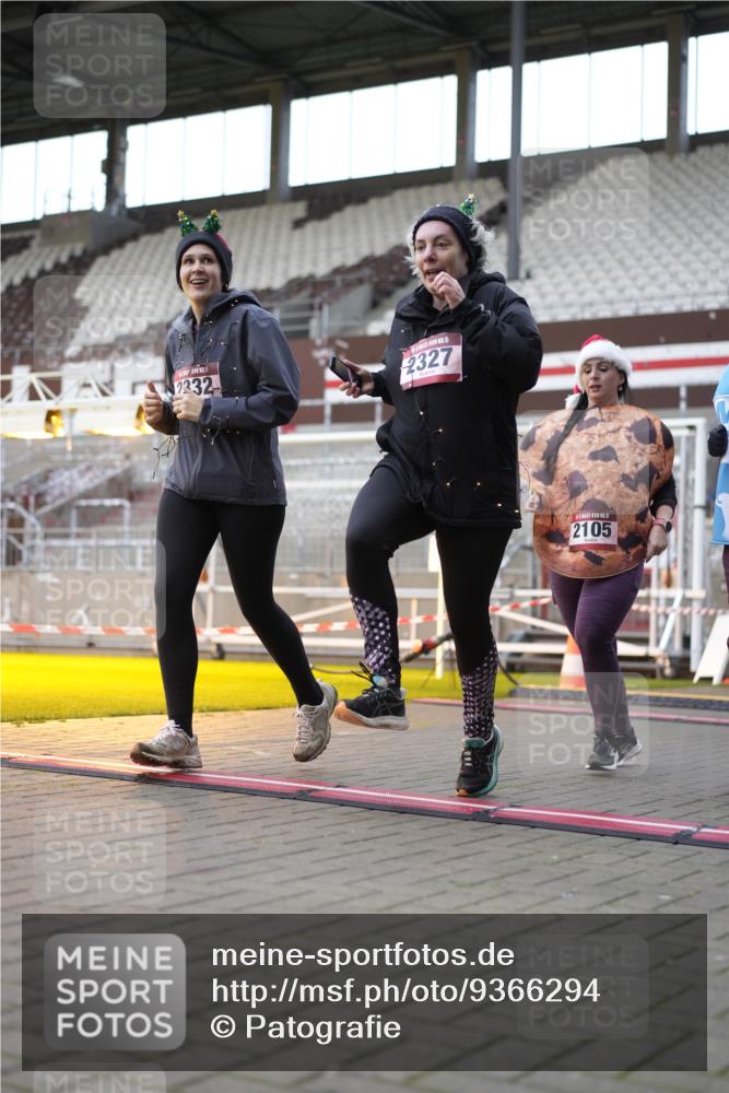 07.12.2025 - St. Pauli X-Mass-Run No. 15 Patografie http://msf.ph/oto/9366294 07.12.2025 10:51:31 Ziel 275, 1047, 2103, 2105, 2327, 2332, 2553, 2642, 2643, 2674, 2959, 4862 meine-sportfotos.de