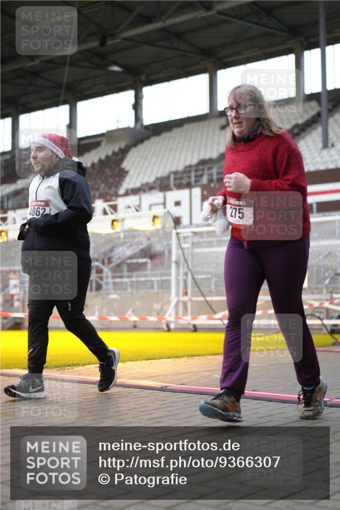 07.12.2025 - St. Pauli X-Mass-Run No. 15 Patografie http://msf.ph/oto/9366307 07.12.2025 10:51:34 Ziel 275, 1047, 2103, 2105, 2327, 2332, 2553, 2642, 2643, 2674, 2959, 4862 meine-sportfotos.de