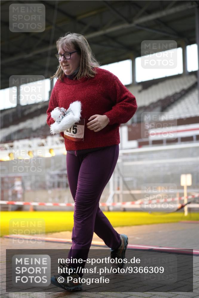 07.12.2025 - St. Pauli X-Mass-Run No. 15 Patografie http://msf.ph/oto/9366309 07.12.2025 10:51:35 Ziel 275, 1047, 2103, 2105, 2327, 2332, 2553, 2642, 2643, 2674, 2959, 4862 meine-sportfotos.de