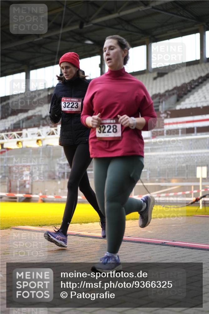 07.12.2025 - St. Pauli X-Mass-Run No. 15 Patografie http://msf.ph/oto/9366325 07.12.2025 10:51:43 Ziel 275, 328, 1047, 1964, 1982, 1984, 2103, 2105, 2165, 2327, 2332, 2553, 2593, 2607, 2836, 2837, 3223, 3228, 4862 meine-sportfotos.de