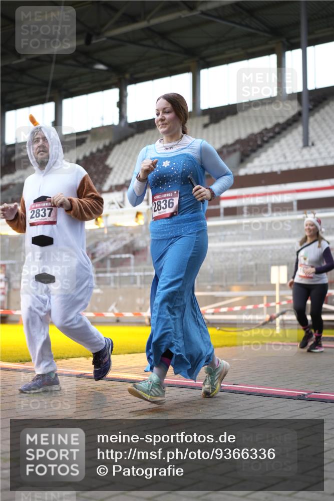 07.12.2025 - St. Pauli X-Mass-Run No. 15 Patografie http://msf.ph/oto/9366336 07.12.2025 10:51:47 Ziel 275, 328, 1964, 1982, 1984, 2165, 2553, 2593, 2607, 2836, 2837, 3223, 3228, 4550, 4862 meine-sportfotos.de