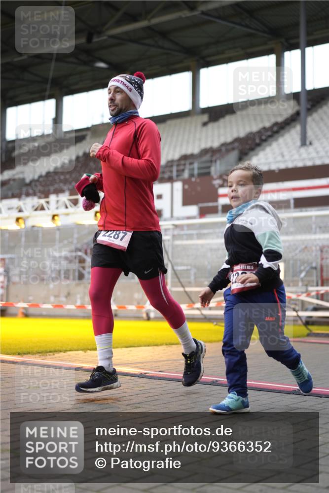 07.12.2025 - St. Pauli X-Mass-Run No. 15 Patografie http://msf.ph/oto/9366352 07.12.2025 10:51:53 Ziel 328, 1964, 1982, 1984, 2165, 2287, 2289, 2592, 2593, 2607, 2661, 2836, 2837, 3223, 3228, 4550 meine-sportfotos.de