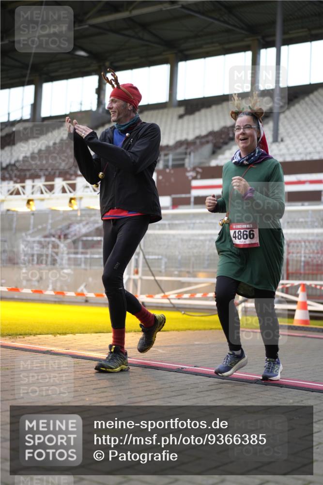 07.12.2025 - St. Pauli X-Mass-Run No. 15 Patografie http://msf.ph/oto/9366385 07.12.2025 10:52:09 Ziel 27, 499, 506, 654, 931, 1098, 2592, 2661, 4797, 4864, 4865, 4866, 4879, 4880 meine-sportfotos.de
