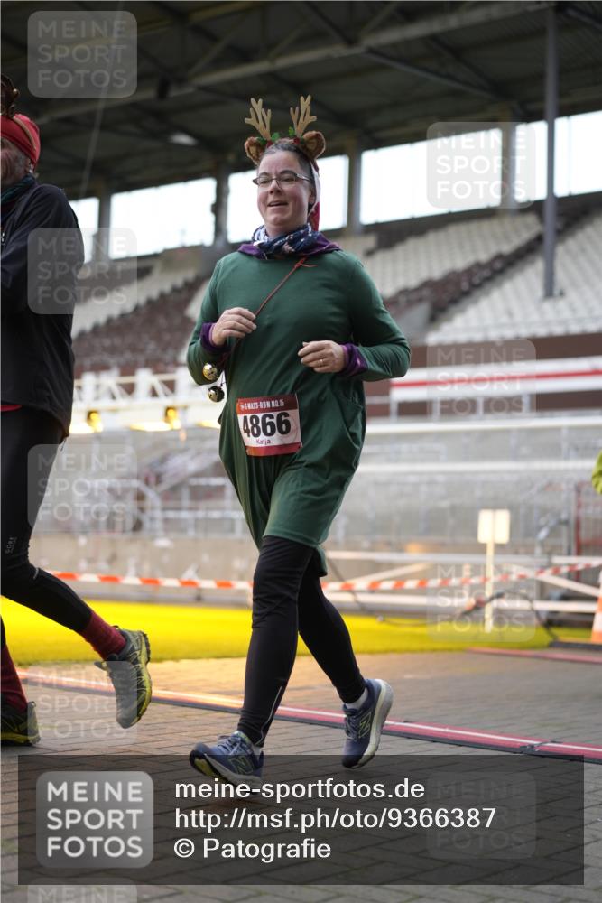 07.12.2025 - St. Pauli X-Mass-Run No. 15 Patografie http://msf.ph/oto/9366387 07.12.2025 10:52:09 Ziel 27, 499, 506, 654, 931, 1098, 2592, 2661, 4797, 4864, 4865, 4866, 4879, 4880 meine-sportfotos.de
