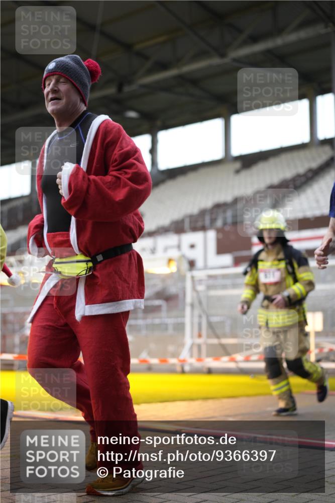 07.12.2025 - St. Pauli X-Mass-Run No. 15 Patografie http://msf.ph/oto/9366397 07.12.2025 10:52:11 Ziel 27, 499, 506, 654, 931, 1098, 2592, 2661, 4797, 4864, 4865, 4866, 4879, 4880 meine-sportfotos.de