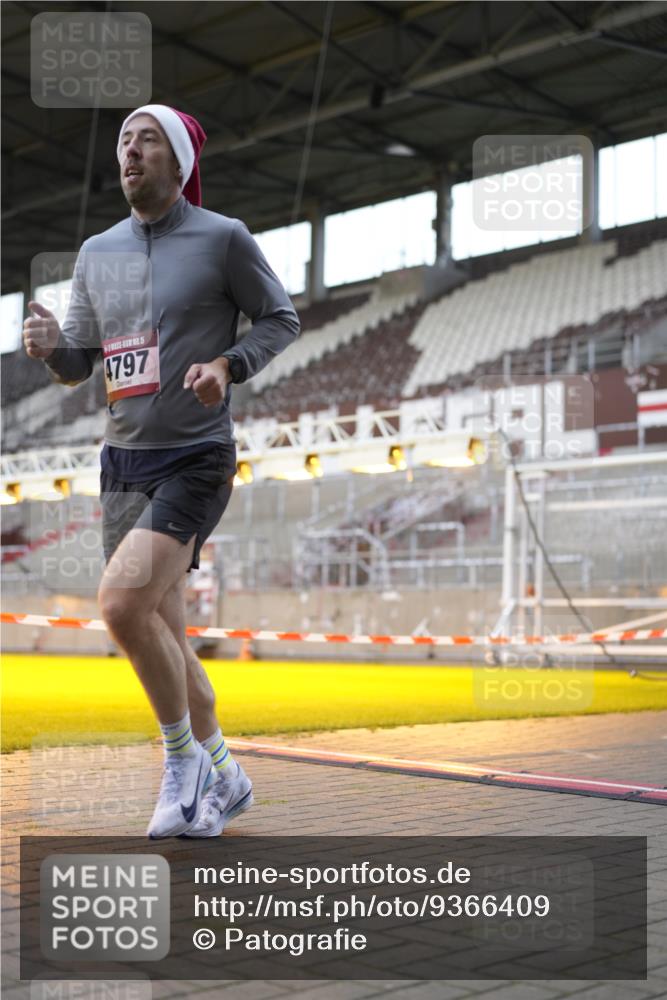07.12.2025 - St. Pauli X-Mass-Run No. 15 Patografie http://msf.ph/oto/9366409 07.12.2025 10:52:14 Ziel 27, 499, 506, 654, 931, 1098, 4797, 4864, 4865, 4866, 4879, 4880, 4882 meine-sportfotos.de