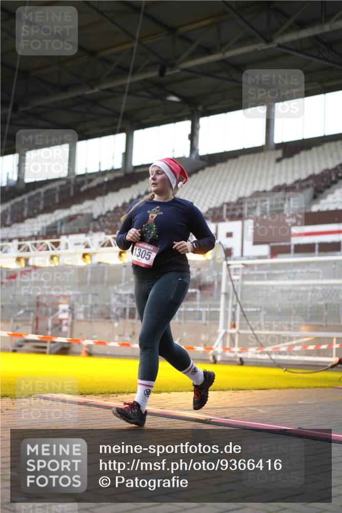 07.12.2025 - St. Pauli X-Mass-Run No. 15 Patografie http://msf.ph/oto/9366416 07.12.2025 10:52:36 Ziel 1305 meine-sportfotos.de