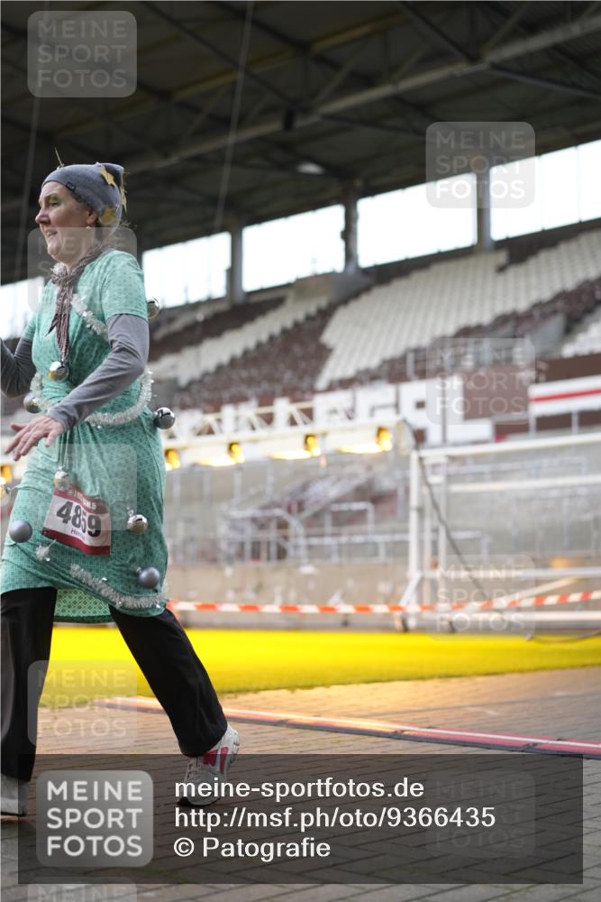 07.12.2025 - St. Pauli X-Mass-Run No. 15 Patografie http://msf.ph/oto/9366435 07.12.2025 10:52:44 Ziel 176, 262, 1305, 4859 meine-sportfotos.de