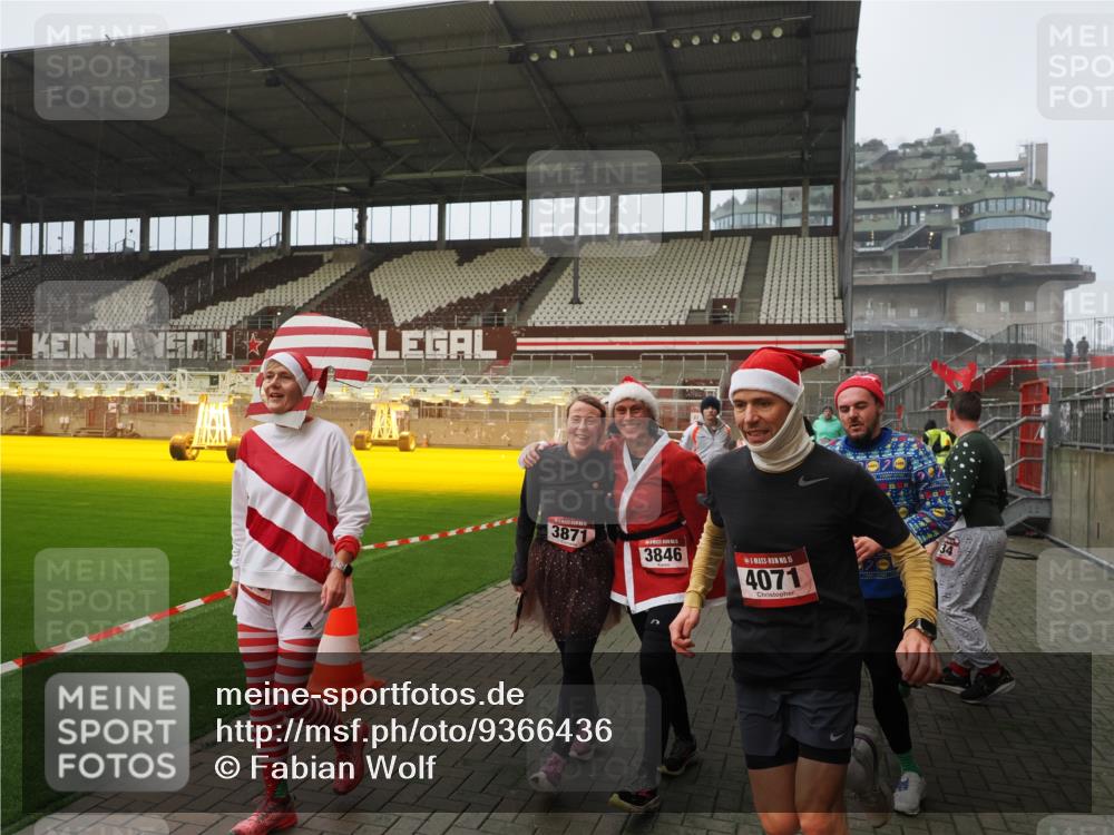 07.12.2025 - St. Pauli X-Mass-Run No. 15 Fabian Wolf http://msf.ph/oto/9366436 07.12.2025 10:20:11 Ziel 459, 1364, 1553, 1903, 2238, 2751, 2855, 3846, 3871, 4042, 4071, 4503 meine-sportfotos.de