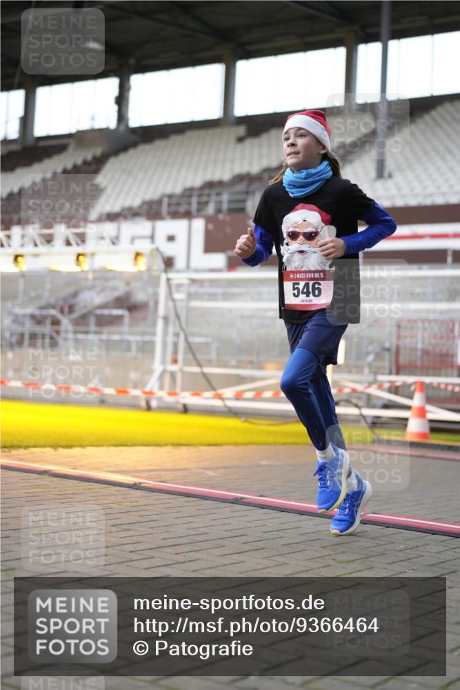 07.12.2025 - St. Pauli X-Mass-Run No. 15 Patografie http://msf.ph/oto/9366464 07.12.2025 10:53:18 Ziel 546, 1684, 3128 meine-sportfotos.de