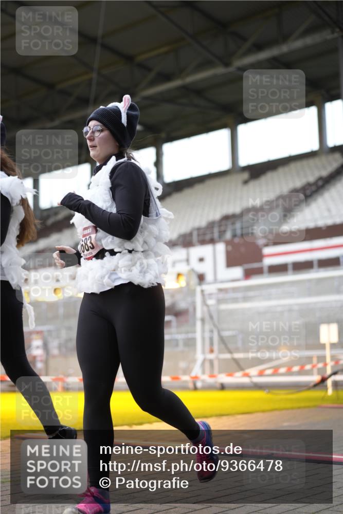 07.12.2025 - St. Pauli X-Mass-Run No. 15 Patografie http://msf.ph/oto/9366478 07.12.2025 10:53:26 Ziel 106, 546, 1679, 1680, 1681, 1682, 1683, 3128 meine-sportfotos.de