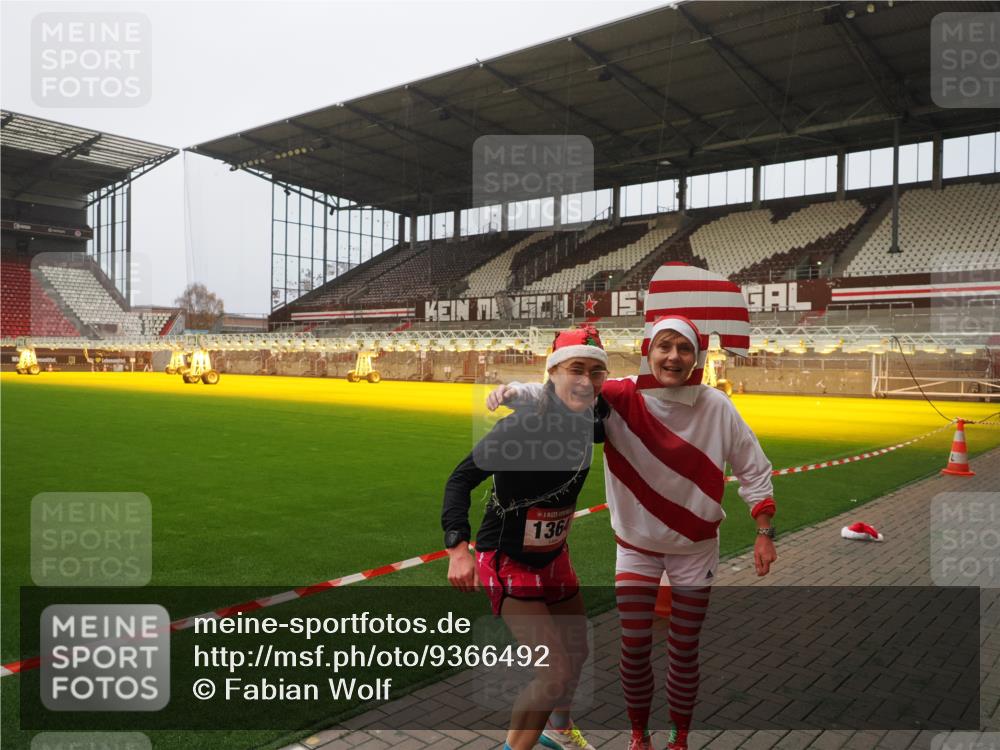 07.12.2025 - St. Pauli X-Mass-Run No. 15 Fabian Wolf http://msf.ph/oto/9366492 07.12.2025 10:20:20 Ziel 459, 1553, 2855, 3832, 4042, 4071, 4116, 4503, 4523 meine-sportfotos.de